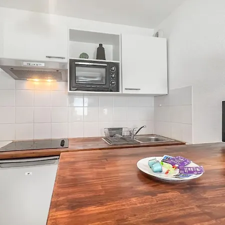 Homey Wild - Proche Gare Et Tram - Proche Centre - Balcon Prive - Parking Prive - Wifi Gratuit Apartment *