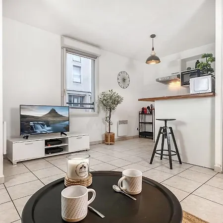 Homey Wild - Proche Gare Et Tram - Proche Centre - Balcon Prive - Parking Prive - Wifi Gratuit *